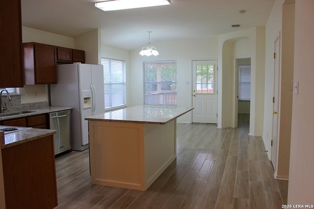 9354 Bartlett, San Antonio, TX 78250