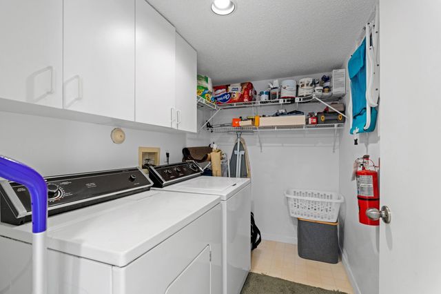 4735 Lucerne Lakes Boulevard 402, Lake Worth, FL 33467