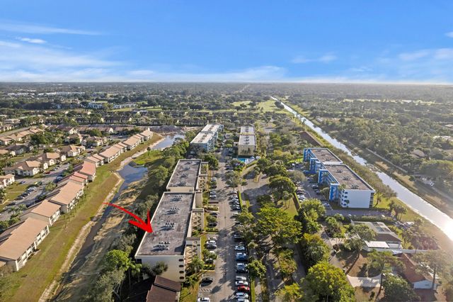 4735 Lucerne Lakes Boulevard 402, Lake Worth, FL 33467