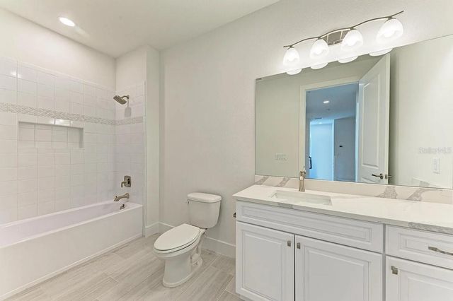 10016 REMBRANDT WAY 202, Bradenton, FL 34201