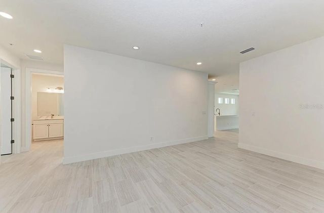 10016 REMBRANDT WAY 202, Bradenton, FL 34201
