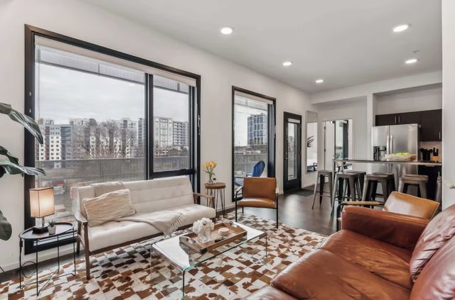 920 South St Apt 220, Nashville, TN 37203