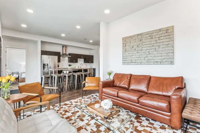 920 South St Apt 220, Nashville, TN 37203