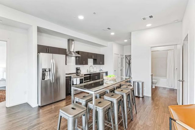 920 South St Apt 220, Nashville, TN 37203