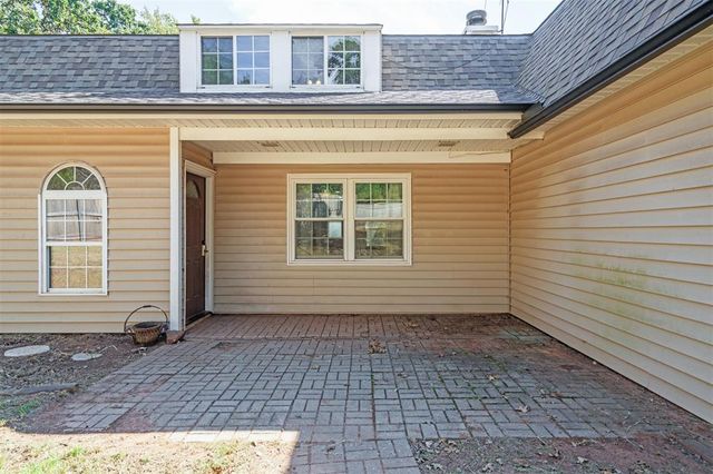 200 N Cedar Mountain Avenue, Edmond, OK 73034