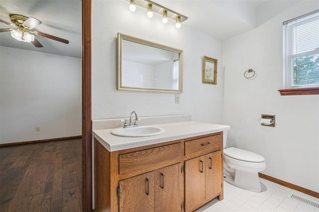 200 N Cedar Mountain Avenue, Edmond, OK 73034