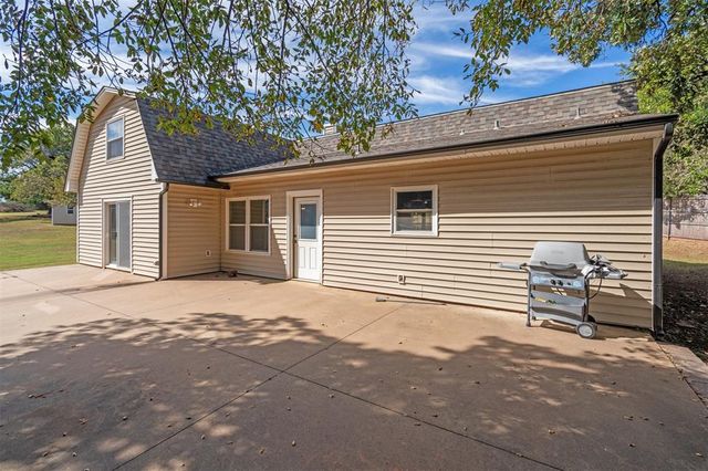 200 N Cedar Mountain Avenue, Edmond, OK 73034