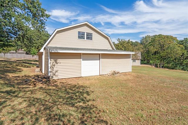 200 N Cedar Mountain Avenue, Edmond, OK 73034