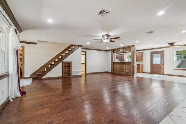 200 N Cedar Mountain Avenue, Edmond, OK 73034