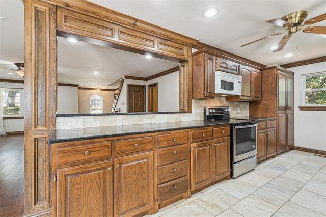 200 N Cedar Mountain Avenue, Edmond, OK 73034