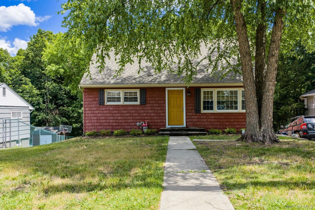 24 Mountain Avenue, Middletown, NY 10940