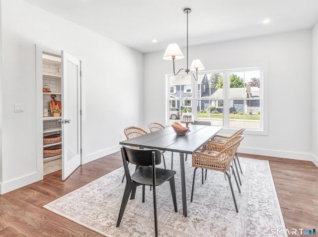 39 Commodore Place, Milford, CT 06460