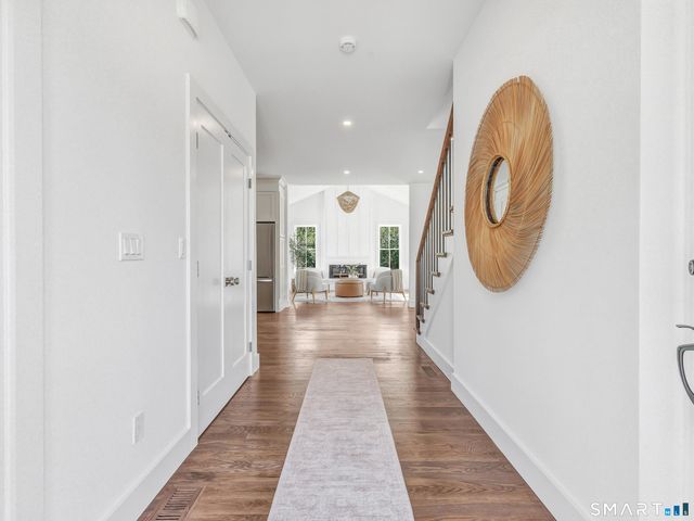 39 Commodore Place, Milford, CT 06460