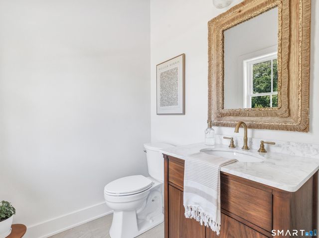 39 Commodore Place, Milford, CT 06460