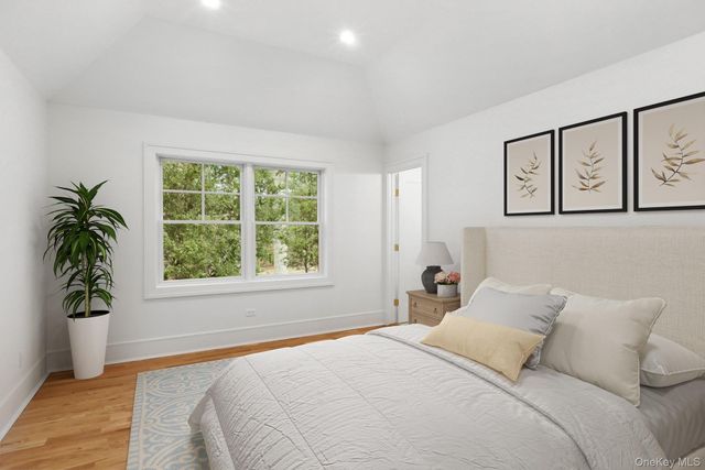 9 Lincoln Street, Sag Harbor, NY 11963