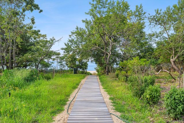 9 Lincoln Street, Sag Harbor, NY 11963