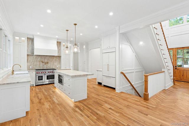 9 Lincoln Street, Sag Harbor, NY 11963