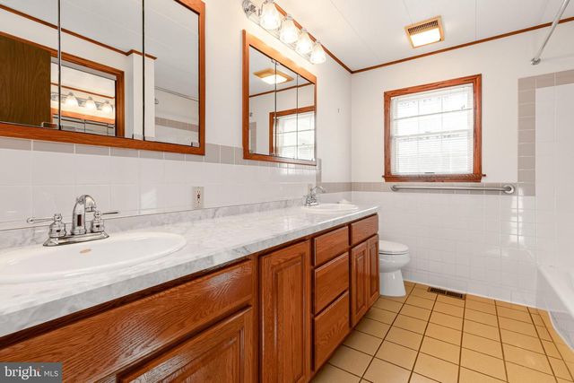 921 PALMER RD, Fort Washington, MD 20744