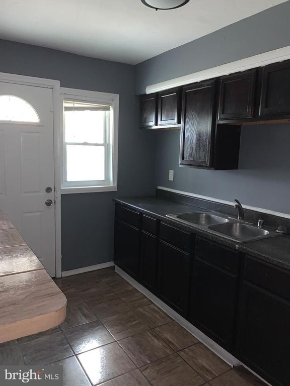 Image 7 of property listing at 929 N ROSEDALE ST, Baltimore, MD 21216