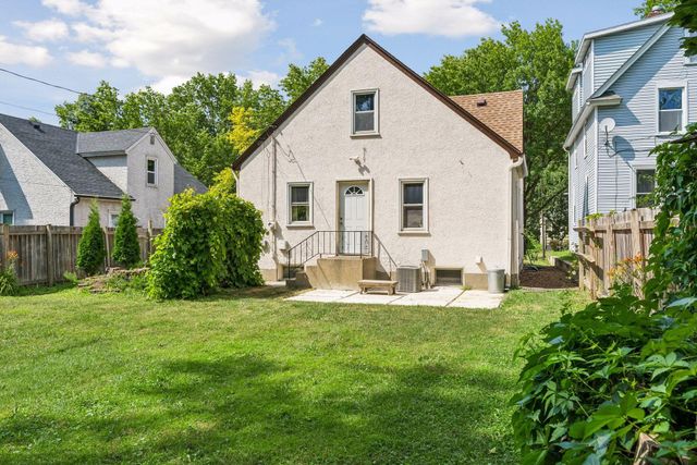 164 Wyoming Street E, Saint Paul, MN 55107