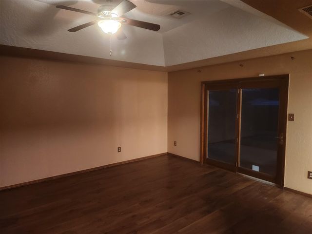 112 NE 48th St, Lawton, OK 73507