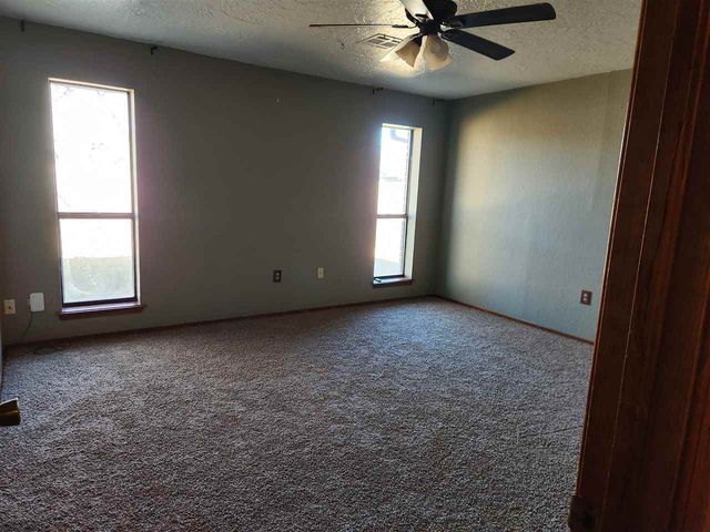 112 NE 48th St, Lawton, OK 73507