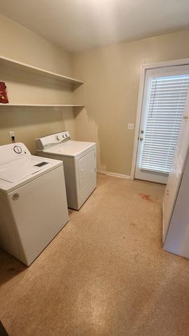 2820 E Lindsay, Columbus, GA 31907