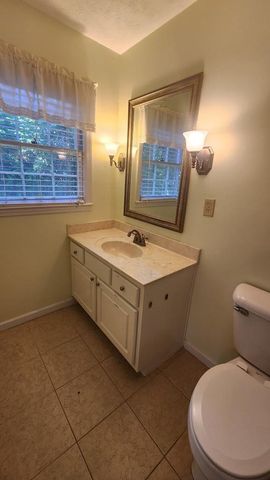 2820 E Lindsay, Columbus, GA 31907