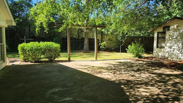 2820 E Lindsay, Columbus, GA 31907