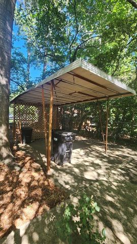 2820 E Lindsay, Columbus, GA 31907