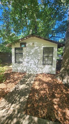 2820 E Lindsay, Columbus, GA 31907