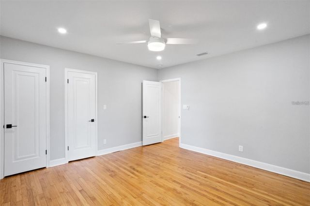 1224 GREENWOOD AVENUE N, St Petersburg, FL 33704