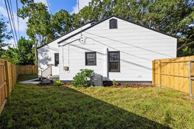 1224 GREENWOOD AVENUE N, St Petersburg, FL 33704
