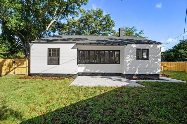 1224 GREENWOOD AVENUE N, St Petersburg, FL 33704