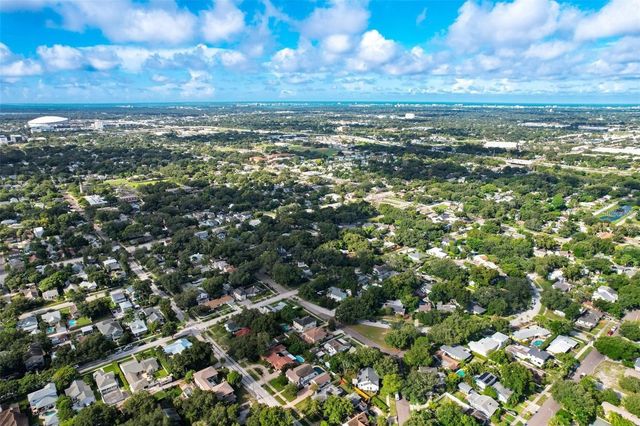 1224 GREENWOOD AVENUE N, St Petersburg, FL 33704
