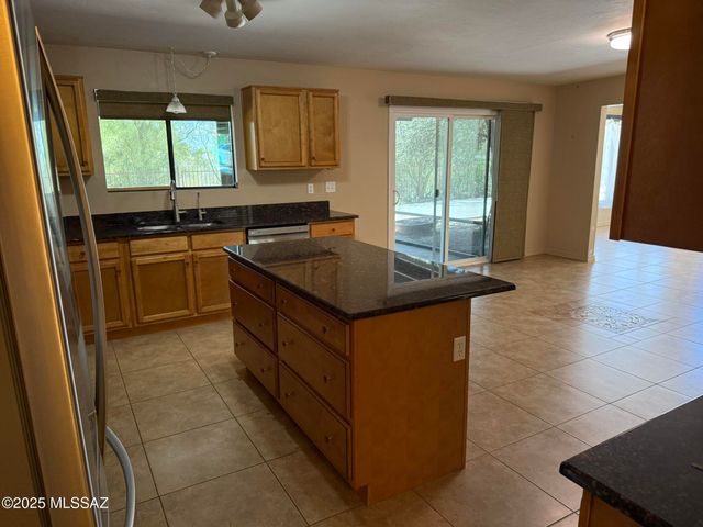 1450 S Corsica Place, Tucson, AZ 85748