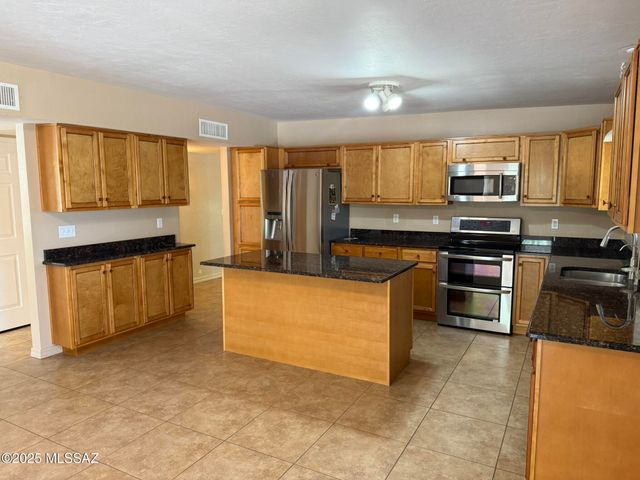 1450 S Corsica Place, Tucson, AZ 85748