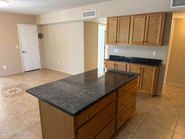 1450 S Corsica Place, Tucson, AZ 85748