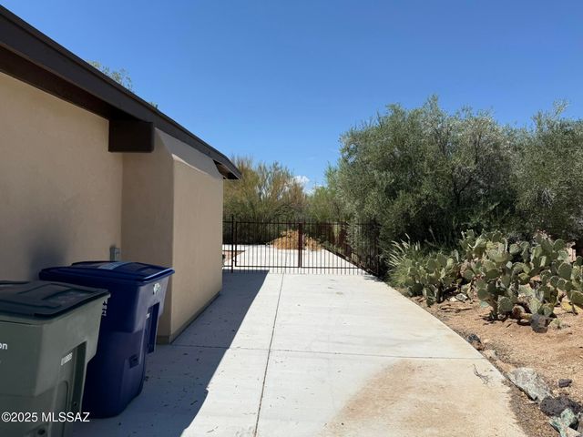 1450 S Corsica Place, Tucson, AZ 85748