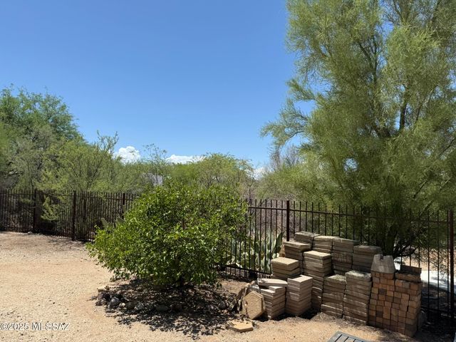 1450 S Corsica Place, Tucson, AZ 85748