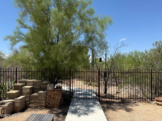 1450 S Corsica Place, Tucson, AZ 85748