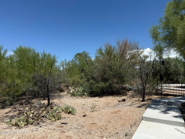 1450 S Corsica Place, Tucson, AZ 85748