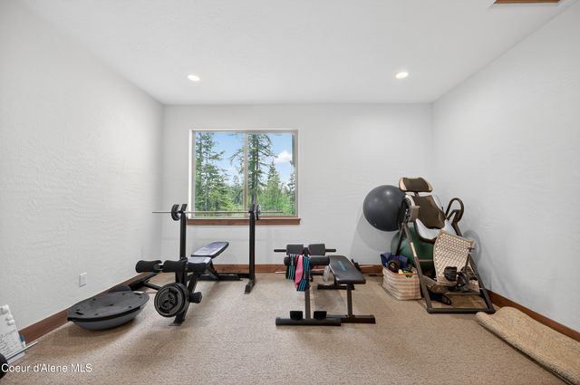 17661 N Richards DR, Hayden, ID 83835