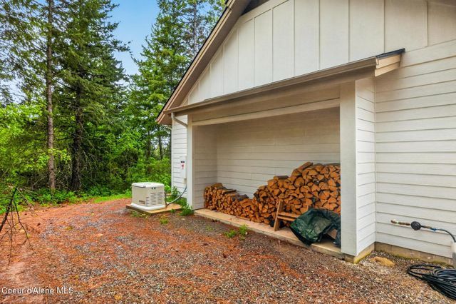 17661 N Richards DR, Hayden, ID 83835