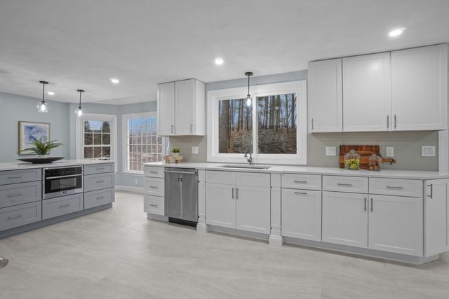 260 Summer St, Walpole, MA 02071