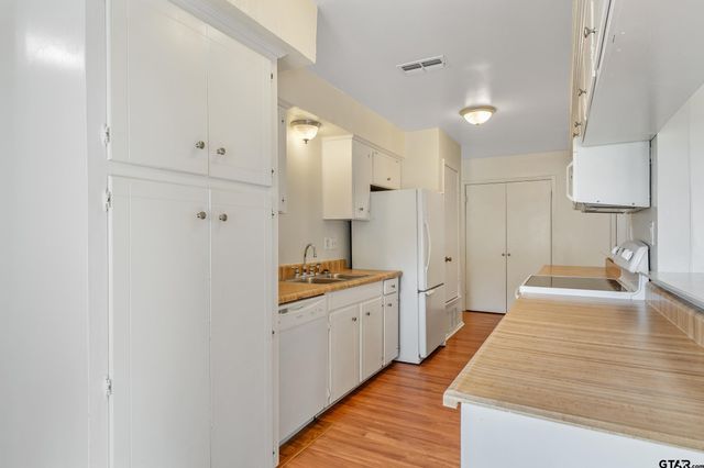 307 Lone Star Ln, Hideaway, TX 75771