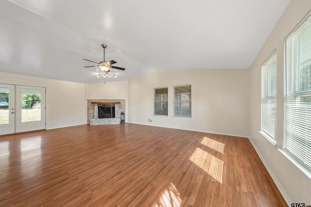 307 Lone Star Ln, Hideaway, TX 75771