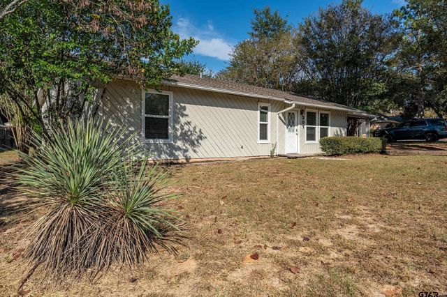 307 Lone Star Ln, Hideaway, TX 75771