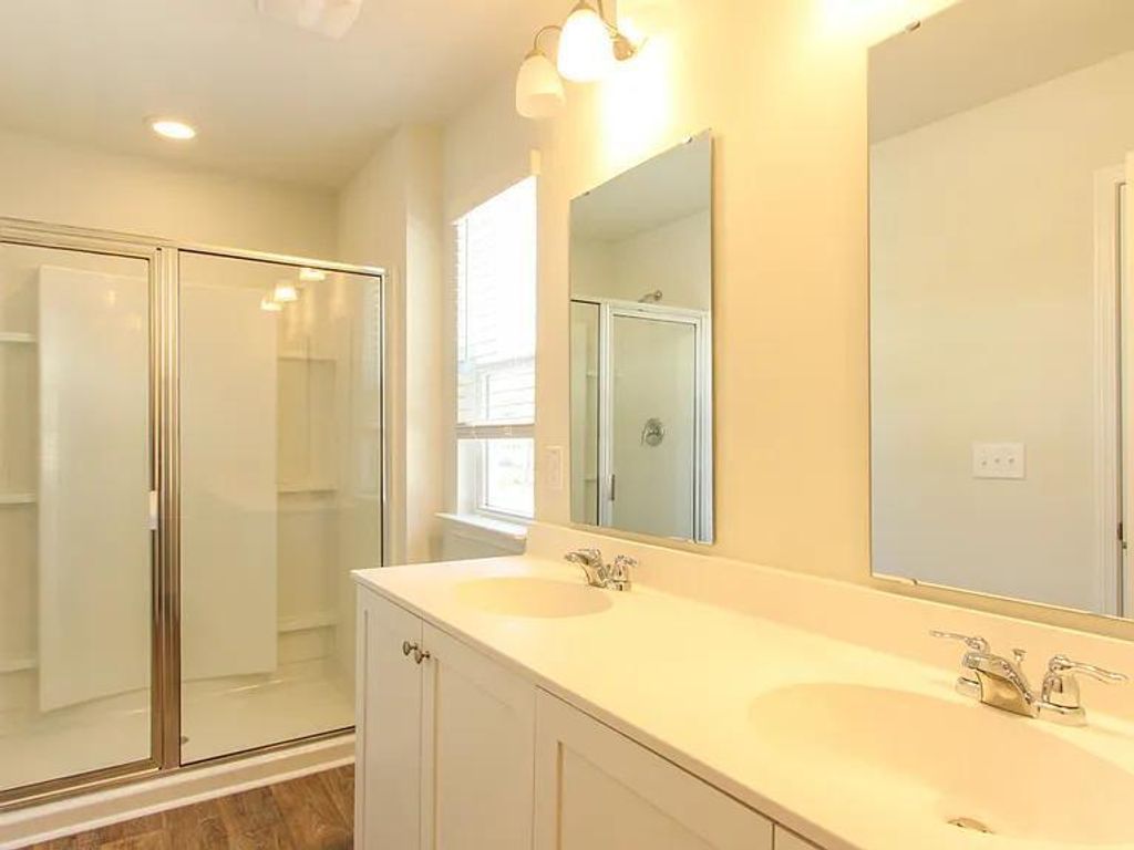 Image 11 of property listing at 127 Blossom Wood Lane, Summerville, SC 29486