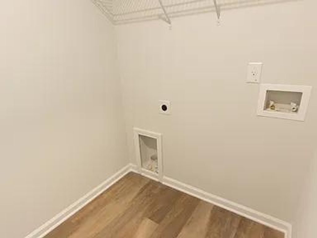 Image 12 of property listing at 127 Blossom Wood Lane, Summerville, SC 29486